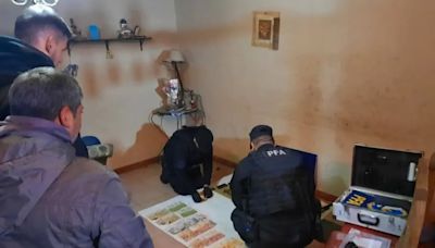 Detienen a una pareja que abastecía a “kioscos” en San Rafael y secuestran 16 kilos de marihuana y 700 gramos de cocaína | Policiales