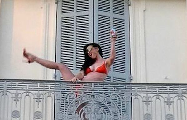 Katy Perry Does Hotel Balcony High Kick in Bright Orange Bikini: 'I'ma Get Your Heart Racing'