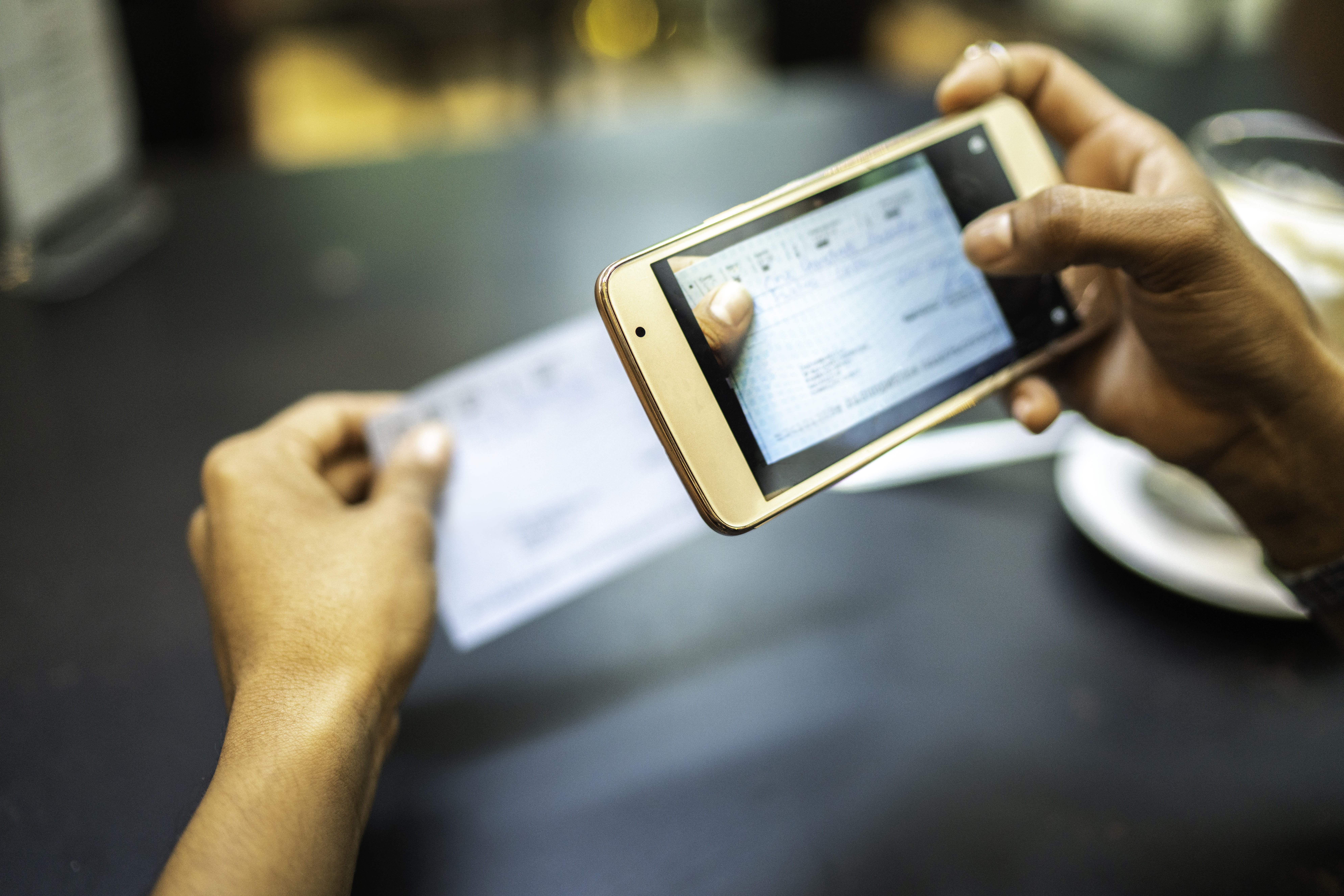 How to use mobile check deposit: A step-by-step guide