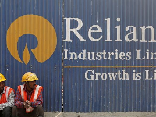 India's Reliance gets US nod to import oil from Venezuela, source says