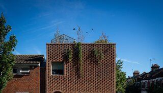 Peckham House in London Stands Out Thanks to Hit-and-Miss Brickwork