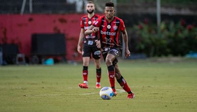 Buscando primeiro resultado positivo, Vitória visita o Cuiabá em jogo atrasado do Brasileirão