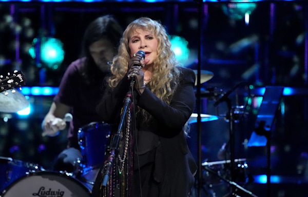 Stevie Nicks overjoys, later confuses Bay Area BottleRock crowd