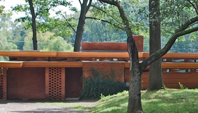 Tour of Original 1949 Frank Lloyd Wright Home in Michigan Is a Trip Back in Time