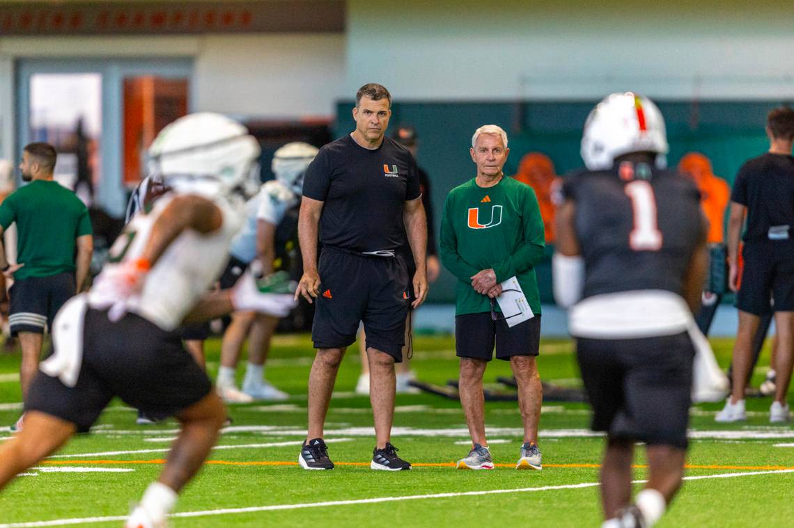 ‘Flat out playing ball’: Cristobal previews Miami Hurricanes’ first fall scrimmage