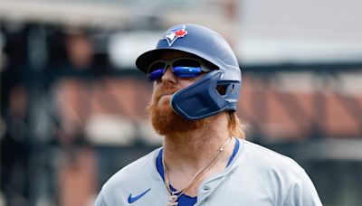 Blue Jays trade veteran bat Justin Turner to Mariners