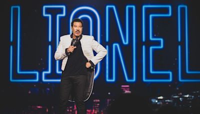 Lionel Richie thrills fans at long-awaited show in Alabama: ‘This is homecoming! I feel the love’