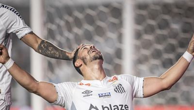 Análise | Santos goleia Coritiba com início arrasador, gritos de olé, e ganha fôlego no topo da Série B