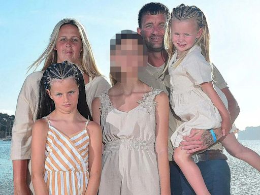 I spoke to family minutes before crash which left daughter, 11, an orphan