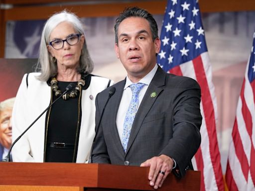 2 top House Democrats throw support behind Harris