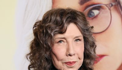 Lily Tomlin Used This Tightening ‘Face Lift in a Bottle’ Cream on the Set of ‘Grace & Frankie’