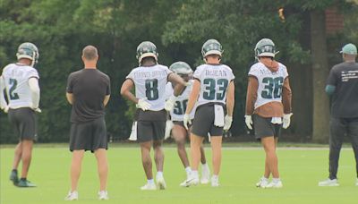 The big picture Eagles DBs coach sees with player versatility