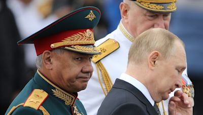 Putin axes defense minister, replaces him with an economist