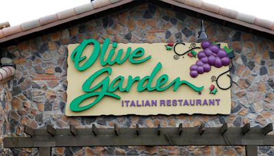 Restaurant chains are offering meal deals and discounts. Olive Garden isn't one of them. Here's why