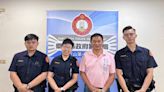 九旬翁體力不支呆坐路邊 文一警熱心助平安返家