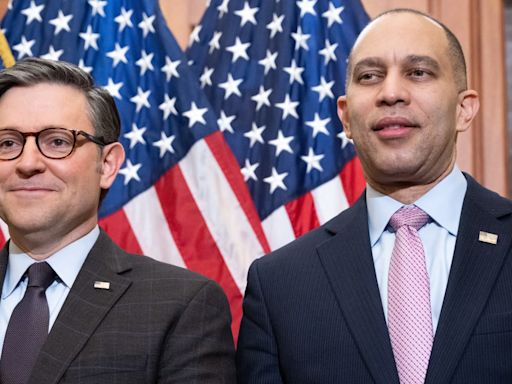 Hakeem Jeffries Swoops In to Save Mike Johnson From ‘Pro-Putin’ GOP