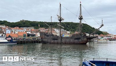 Scarborough: Galeón Andalucía arrives in town's harbour