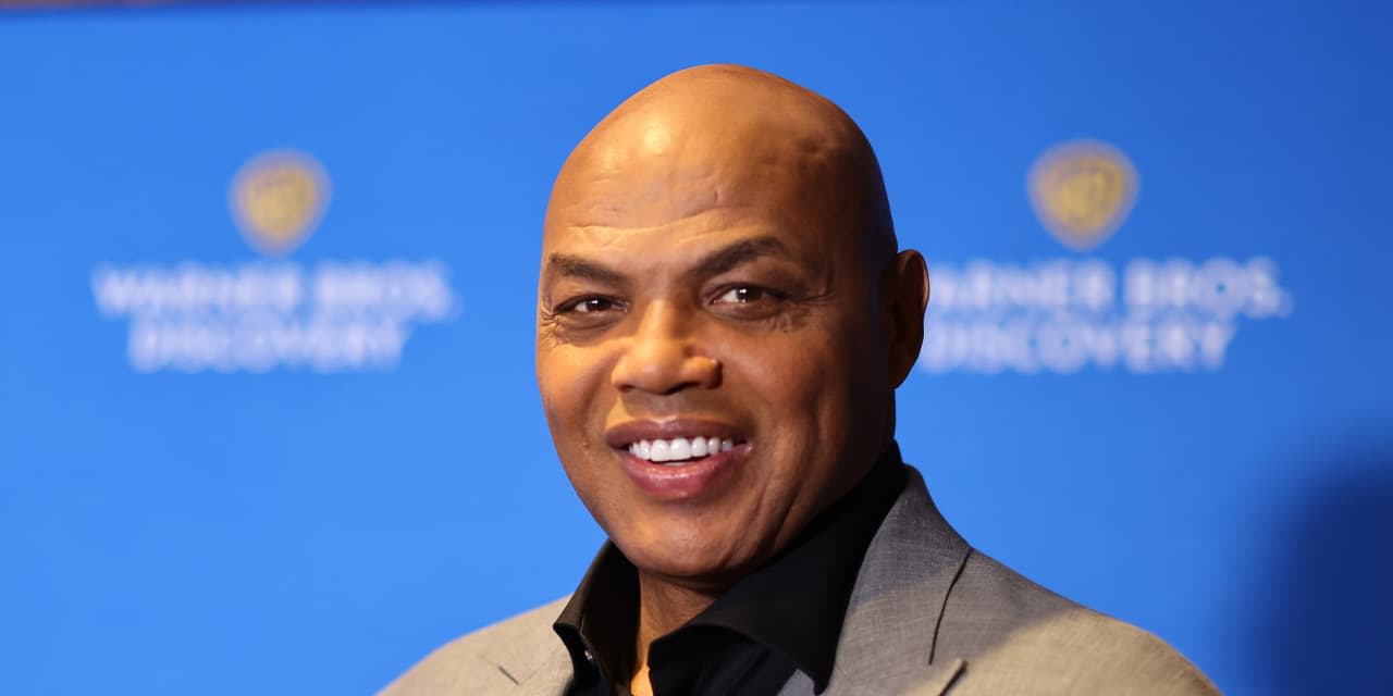 Charles Barkley says the best financial advice he ever got was from this NBA star’s mom