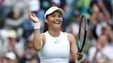 Wimbledon crowd in raptures over Emma Raducanu shot that has Jo Konta laughing