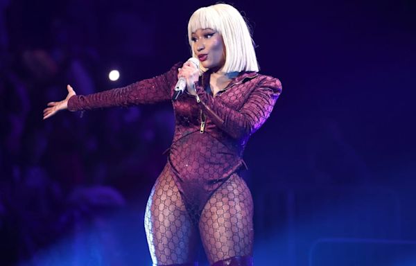 Nicki Minaj Apologizes for Kicking Photographer's Camera, Believing She Was Being Inappropriately Filmed