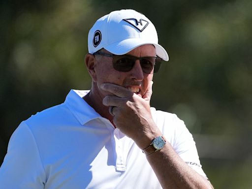 LIV Golf: Phil Mickelson "being truthful," drops stunning retirement bomb