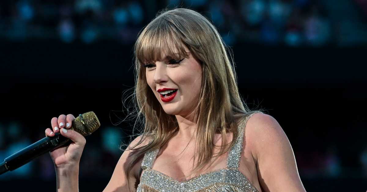 Watch Eras Tour Attendee Live-Stream Her Own Proposal During Taylor Swift's 'Love Story'
