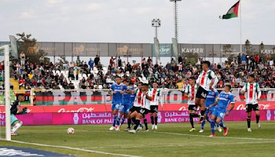 Mira la equivocación de Gabriel Castellón que le da el empate a Palestino ante la U - La Tercera