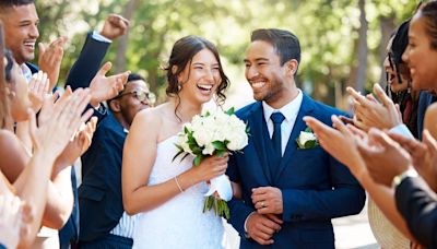 200 Beautiful Wedding Wishes to Write in a Card