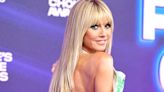 Heidi Klum Shows Off Her Secret Talent on the 'People's Choice Awards' Red Carpet