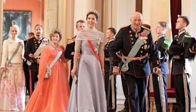 À Oslo, Mary de Danemark inaugure une nouvelle tiare héritée de Margrethe II