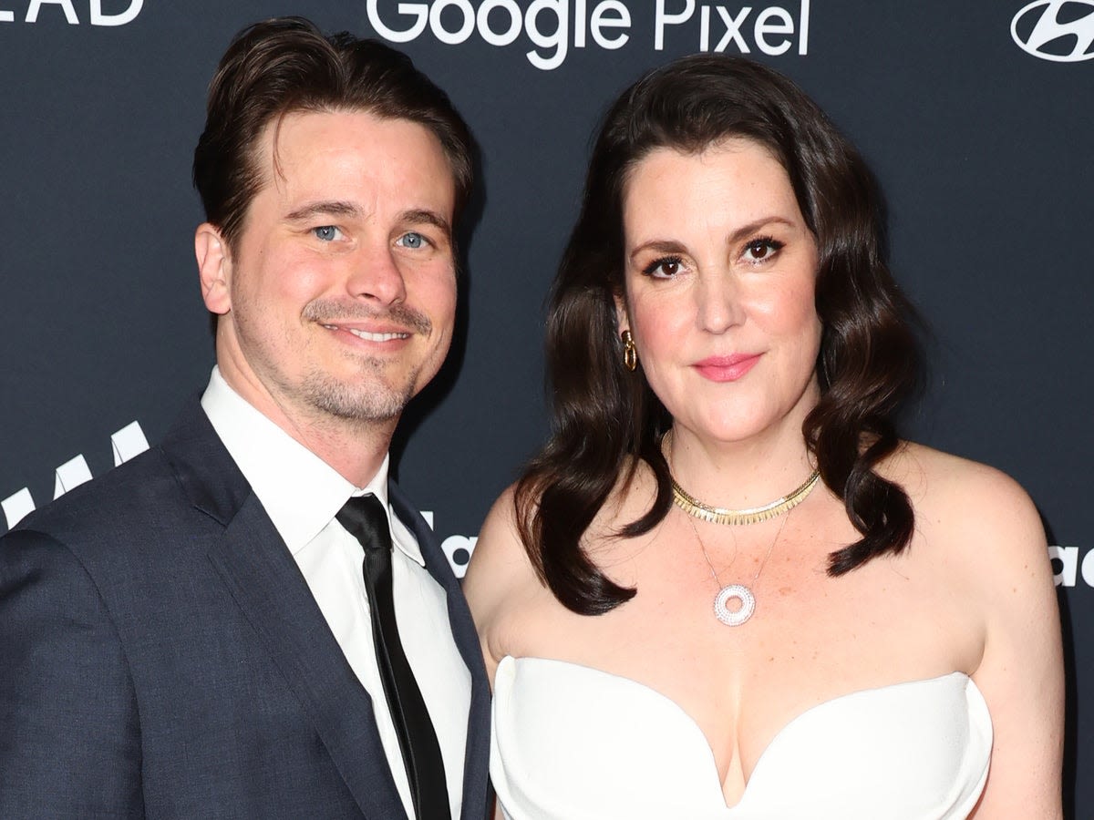 Melanie Lynskey says she didn’t know she was engaged after Jason Ritter proposal