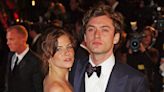 Sienna Miller Recalls Madness and Chaos of Jude Law Relationship