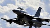 Ukraine-Krieg - Stimmen und Entwicklungen - Ukraine bekommt F-16-Kampfjets - Einsatz noch in diesem Sommer