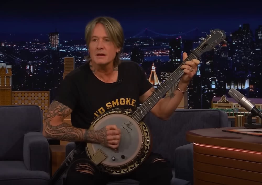 Keith Urban Covers Sabrina Carpenter's "Espresso" On Banjo: Watch