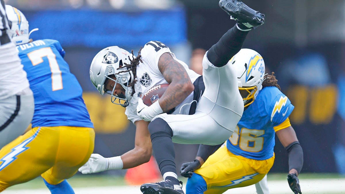 Chargers vs. Raiders score: J.K. Dobbins leads way as L.A. rolls past Las Vegas in Jim Harbaugh's debut