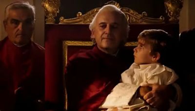 Imperdible: ‘El secuestro del papa’, película que critica a la iglesia, al abuso infantil y al poder tiránico