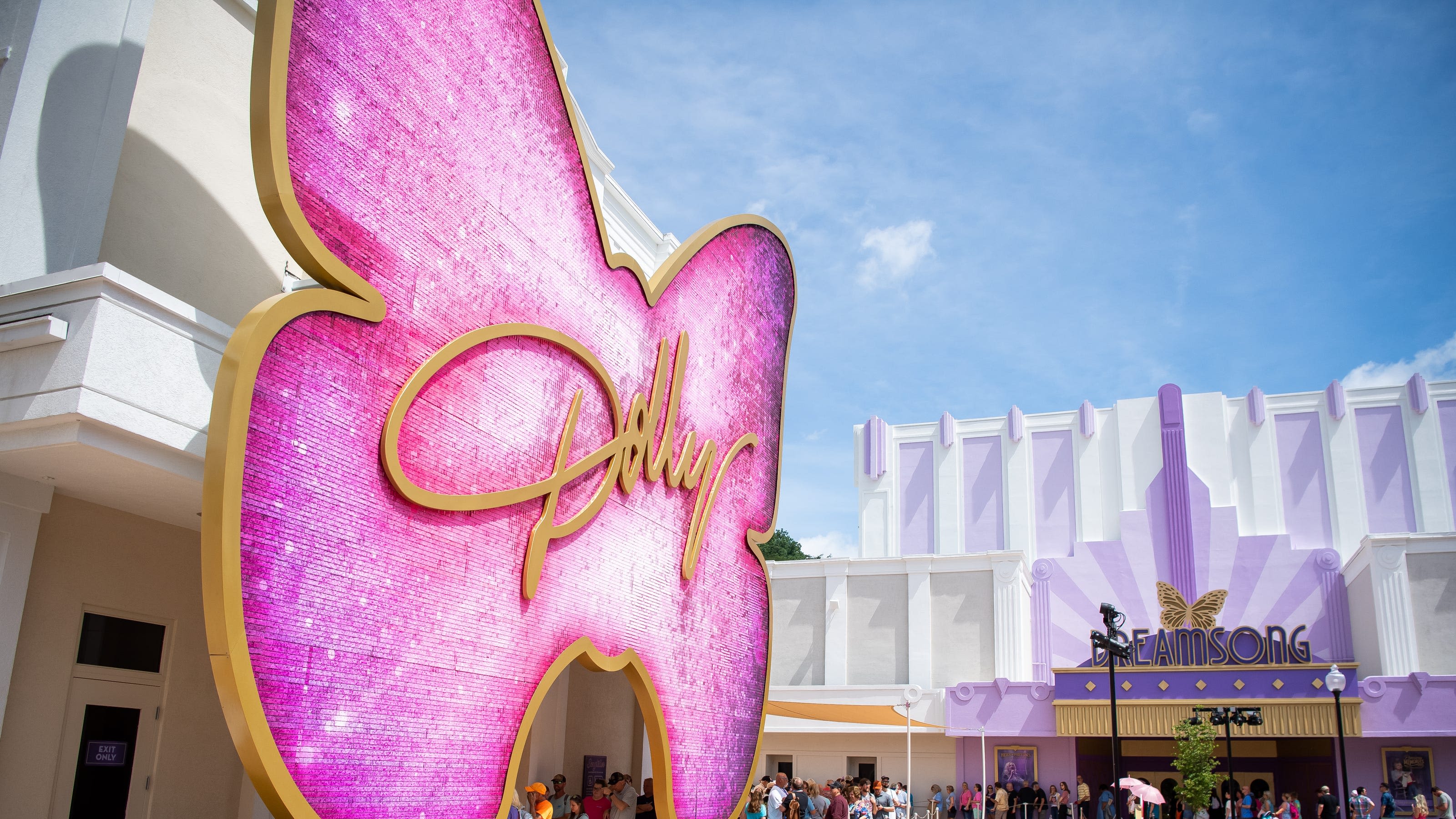 Dollywood forced to close for the day an hour after opening. Here’s why