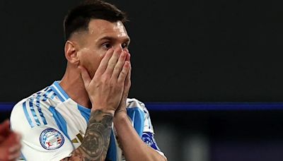 Cómo está Messi tras la molestia que asustó a todos en el triunfo de Argentina ante Chile: cuándo volvería a jugar