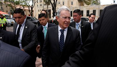 Ex-Presidente colombiano acusado de manipulação de testemunhas