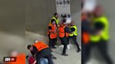 Brutal paliza entre varios steward a un aficionado creyendo que nadie les veía ya que Cristiano estaba tirando el penalti