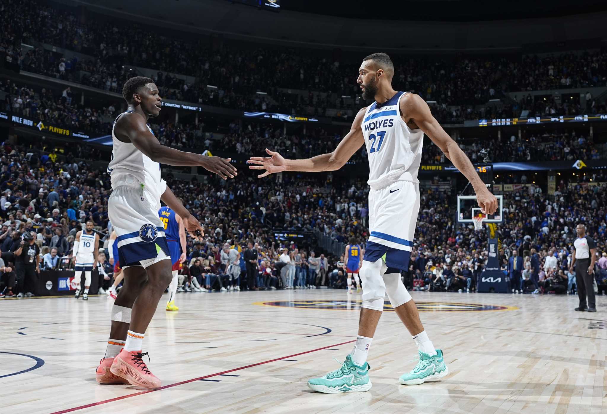 Edwards scores 43 points, Reid erupts in 4th to help Timberwolves beat Nuggets 106-99 in Game 1