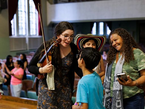 Notes of home: A Civic Orchestra of Chicago Venezuelan fellow brings music to migrants