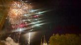 Espectacular exhibición de fuegos artificiales nocturnos en Covadonga