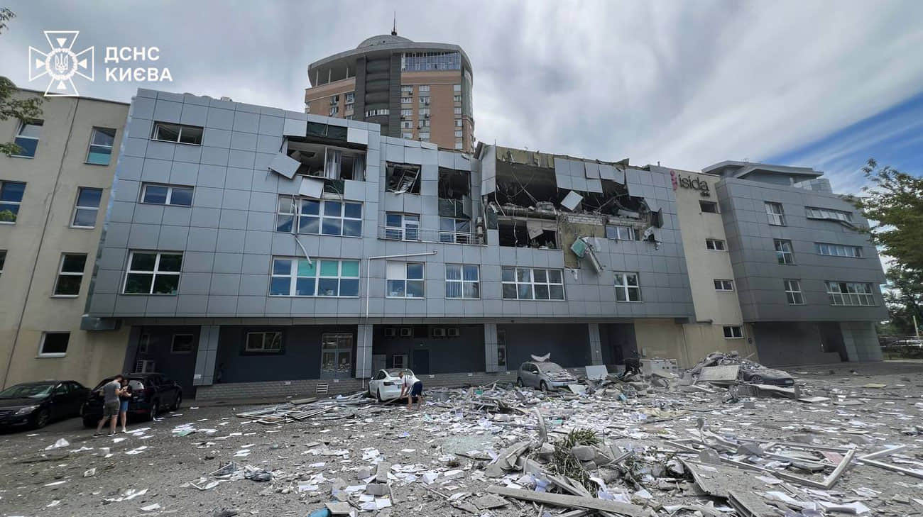 Debris falls on medical centre on Kyiv's left bank, 7 people killed