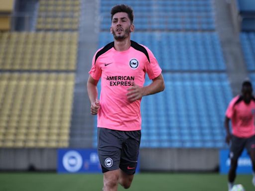 Gilmour trains in Tokyo as Napoli expected to maintain interest in a deal