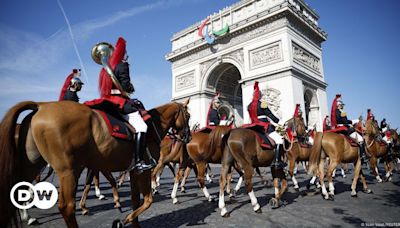 France holds Bastille Day festivities before Paris Olympics – DW – 07/14/2024