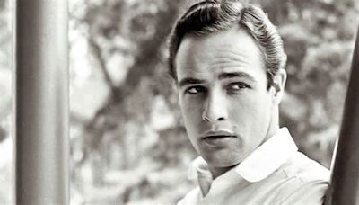 100 años de Marlon Brando, el rebelde seductor que se cansó de ser una leyenda de Hollywood y acabó en la miseria