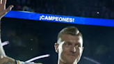 Imposible no llorar: el Bernabéu despide a Kroos tras la sexta Champions del alemán
