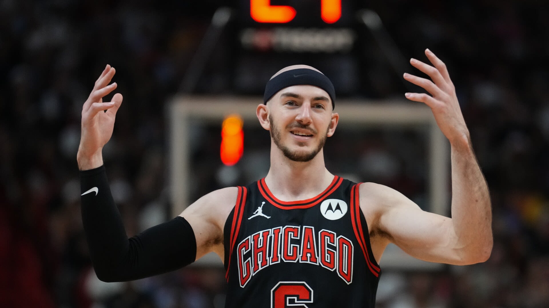 Bulls' Alex Caruso wins 2024 NBA Hustle Award