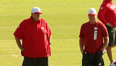 Former Raiders HC Jon Gruden visits Chiefs training camp